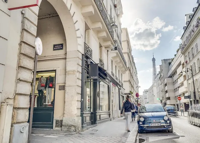 3 People Close Eiffel Tower By Weekome * Paris